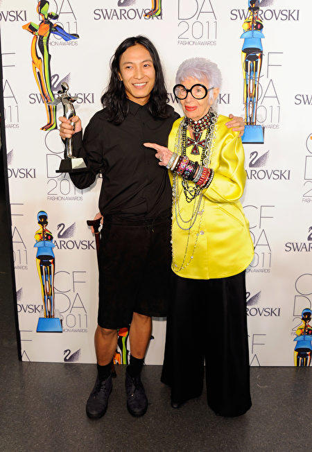 NEW YORK, NY - JUNE 06: Honoree Alexander Wang (L) poses backstage with Iris Apfel at the 2011 CFDA Fashion Awards at Alice Tully Hall, Lincoln Center on June 6, 2011 in New York City. (Photo by Andrew H. Walker/Getty Images)