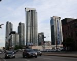 多伦多市区的公寓楼越建越多，也越建越高。对高楼上的住户，万一发生火灾要如何保命，恐怕很多人都不知道。（大纪元）