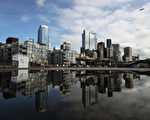 根據美國新聞與世界報導發布的研究結果，在最美一百個最適宜居住的都會區中西雅圖名列第六。圖為西雅圖市中心一景。（MARK RALSTON/AFP/Getty Images）