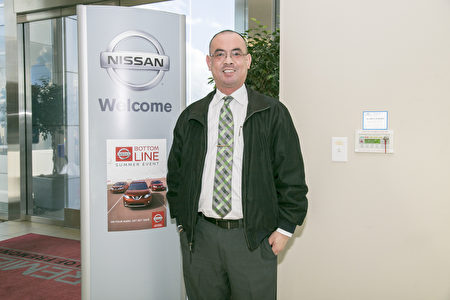 Premier Nissan of Fremont的銷售總經理Don Wu。（曹景哲／大紀元）
