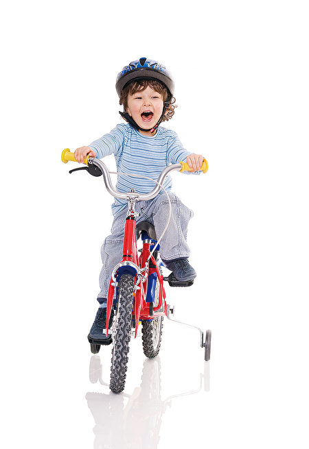 旧金山湾区适合骑自行车，东湾更是一个自行车天堂。尤其骑乘尺寸适合的单车，才能使儿童获得乐趣，培养兴趣。（Shutterstock）