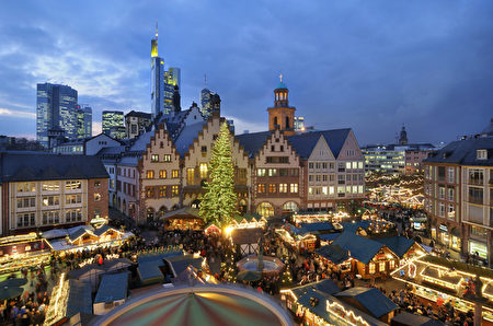 图为德国最大最古老的圣诞市场之一——法兰克福圣诞市场。 （法兰克福市旅游局提供）