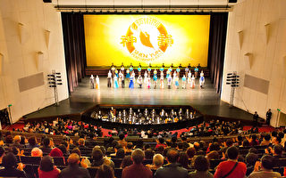 “传达神的力量” 神韵舞台美学风靡大台南