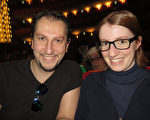 Roberto Pagano 先生和Federica Tonni女士3月12日在米蘭第三次看神韻。（文華／大紀元）