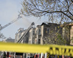 3月27日（周一）清晨，旧金山东湾奥克兰市一栋公寓楼突然发生4级大火，造成一名居民死亡。（曹景哲／大纪元）