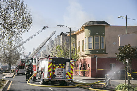 加州奧克蘭突發4級大火 3人死亡