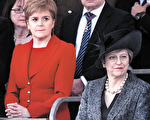 苏格兰能否独立，已经变成了两个女人之间的斗争，双方都赌上了自己的前途，输掉的一方将不可避免的引咎辞职。（JUSTIN TALLIS/AFP/Getty Images）