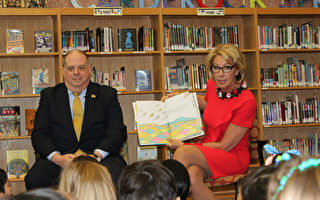 美教育部長訪馬里蘭小學 為孩童讀書