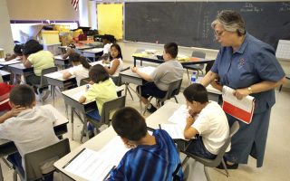 教师执照门槛降低 州教育厅取消读写测试