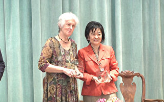 哈里斯郡首位亚裔女法官张文华获褒奖