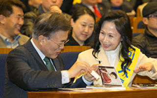 華裔歌手Hella向韓總統候選人遞多文化提案