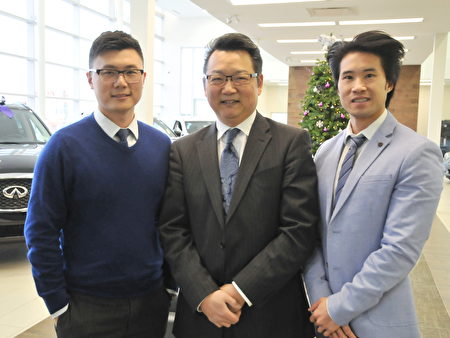 車行三位華人顧問:左源(Yuan Zuo)、黃明華(David Wong)和黃偉強(Ken Wong)(從左至右)(大紀元/黃蒲陽)。