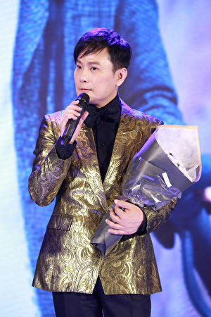 3月26日，張信哲與金300名歌迷一起在北京舉辦50歲生日會。（潮水音樂提供）