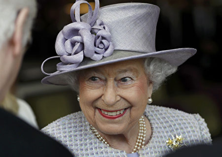 为什么英国女王一年过两次生日 官方 阅兵 大纪元