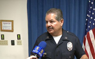 LAPD打黑及緝毒司主任卡爾莫那（Stephen Carmona）。（李子文／大紀元）