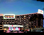 2015年12月贝尔花园市龙凤大赌场度假酒店开幕，图为夜景。（商家提供）