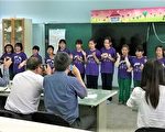 參訪中市校園教越語    越南出版界感動贈書
