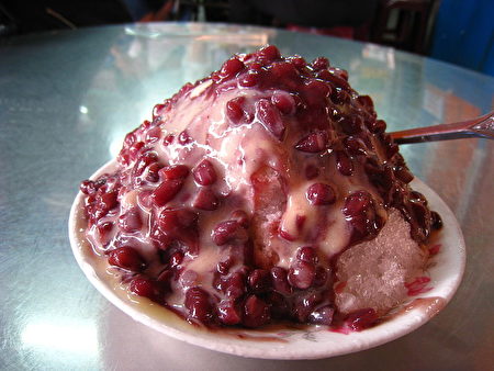 紅豆煉乳剉冰。(Andy Tsai / CC / Flickr) 