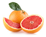 在服用某些药物时，不应同时吃葡萄柚，以免降低药效。（Fotolia）