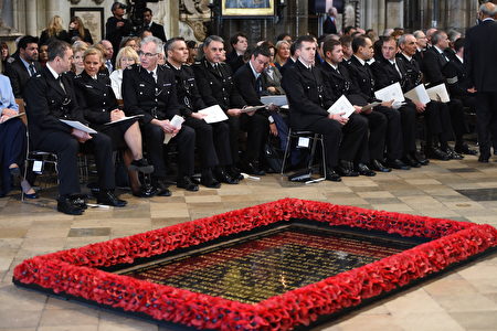 LONDON, ENGLAND - APRIL 05: First responders from the Metropolitan police attend Service of Hope at Westminster Abbey on April 5,2017 in London, United Kingdom. The multi-faith Service of Hope was held for the four people killed when Khalid Masood committed an act of terror in Westminster on Wednesday March 22. Survivors, bereaved families and members of the emergency services joined The Duke and Duchess of Cambridge, Prince Harry, the Home Secretary, Amber Rudd and London Mayor, Sadiq Khan, in the congregation. (Photo by Eddie Mulholland - WPA Pool/Getty Images)