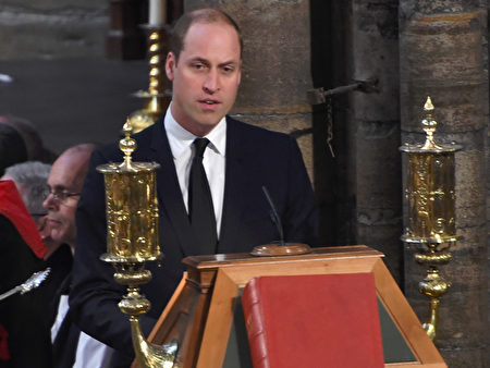 LONDON, ENGLAND - APRIL 05: Prince William, Duke of Cambridge speaks during the Service of Hope at Westminster Abbey on April 5,2017 in London, United Kingdom. The multi-faith Service of Hope was held for the four people killed when Khalid Masood committed an act of terror in Westminster on Wednesday March 22. Survivors, bereaved families and members of the emergency services joined The Duke and Duchess of Cambridge, Prince Harry, the Home Secretary, Amber Rudd and London Mayor, Sadiq Khan, in the congregation. (Photo by Eddie Mulholland - WPA Pool/Getty Images)