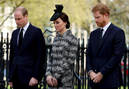 LONDON, ENGLAND - APRIL 05: Prince William, Duke of Cambridge, Catherine, Duchess of Cambridge and Prince Harry attend the Service of Hope at Westminster Abbey on April 5,2017 in London, United Kingdom. The multi-faith Service of Hope was held for the four people killed when Khalid Masood committed an act of terror in Westminster on Wednesday March 22. Survivors, bereaved families and members of the emergency services joined The Duke and Duchess of Cambridge, Prince Harry, the Home Secretary, Amber Rudd and London Mayor, Sadiq Khan, in the congregation. (Photo by Dan Kitwood/Getty Images)