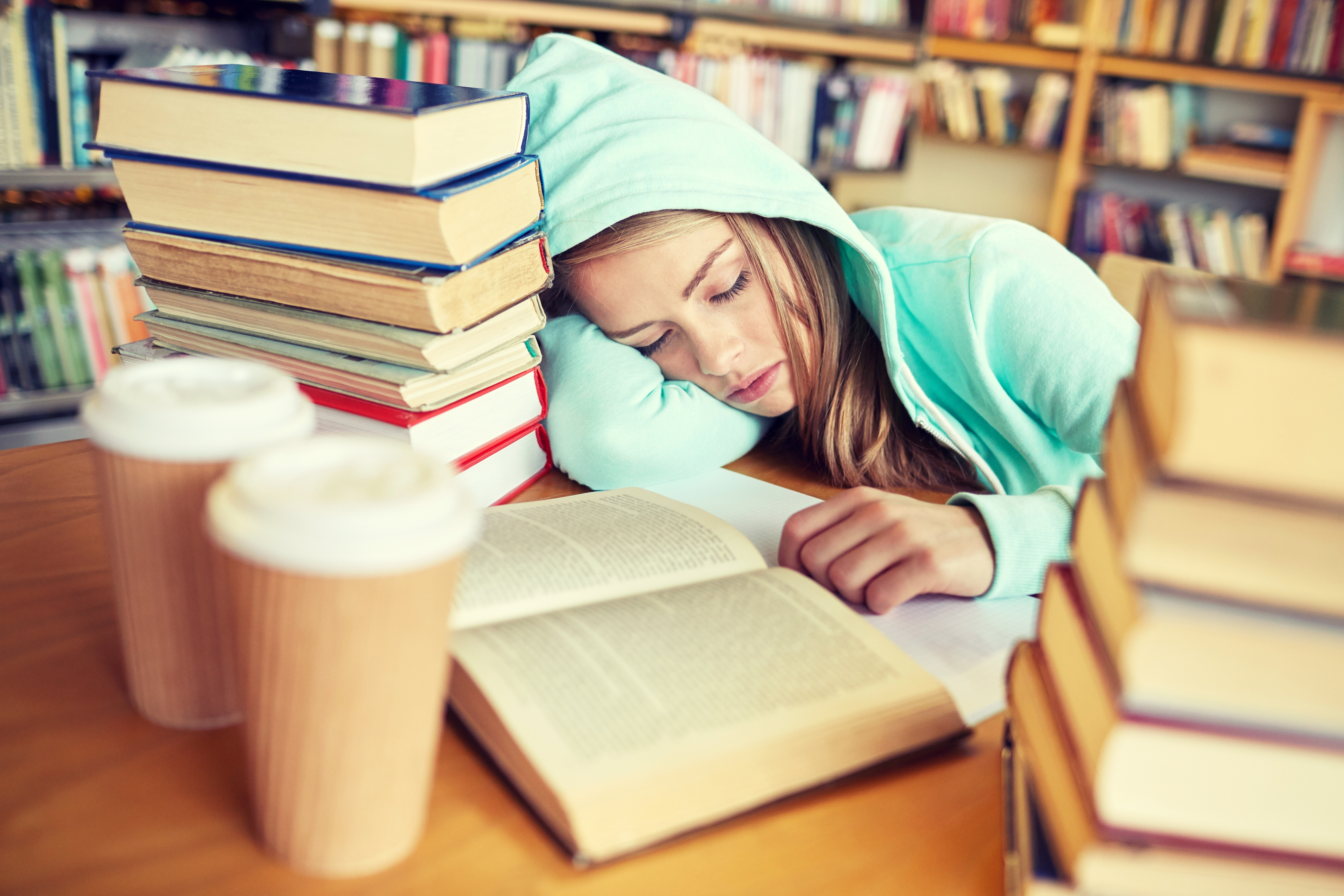中小学生睡眠质量堪忧，起床困难睡不醒，上课难集中原因的找到了_孩子