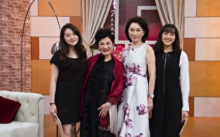 張瓊姿帶兩個女兒上節目，圖左起為：大女兒郭思瑜、張小燕、張瓊姿及小女兒郭思維。（TVBS提供）