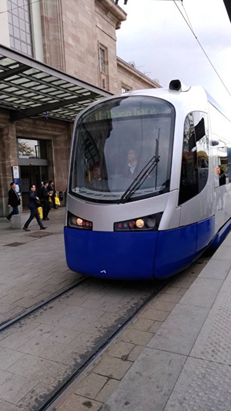 為推動複合式軌道運輸系統,交通部次長范植谷率團參訪德國卡爾斯魯厄,取經目前世界上最長Tram-Train路線。(交通部提供)