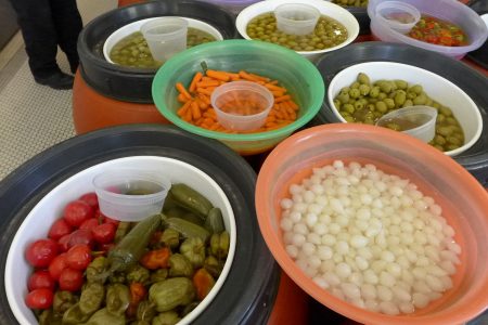 腌菜幫 Pickle Guys 的各種腌菜。