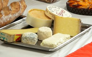 中共對歐乳製品徵收高關稅 歐盟回應