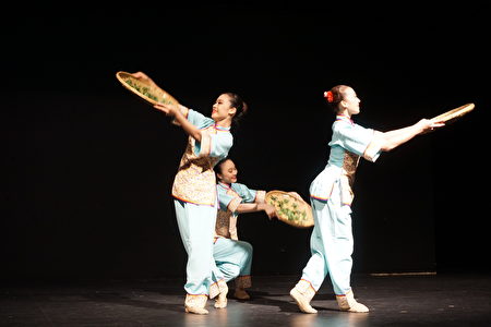 台灣藝術大學舞蹈系「大觀舞集」節目表演。（唐明鏡／大紀元）