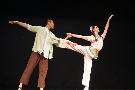 台灣藝術大學舞蹈系「大觀舞集」節目表演。（唐明鏡／大紀元）