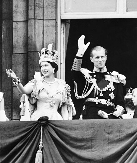 到目前为止，菲利普亲王已经代表王室出席了22,191次活动，并进行了637次国外单独访问。(Photo credit should read STF/AFP/Getty Images)