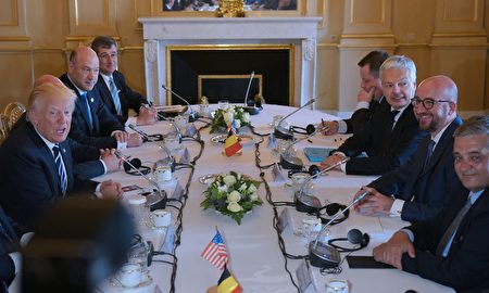 川普和比利时总理米歇尔召开工作餐会。(MANDEL NGAN/AFP/Getty Images)