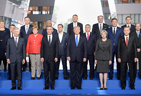 川普5月25日在比利時布魯塞爾出席NATO會議。(Stefan Rousseau - Pool/Getty Images)