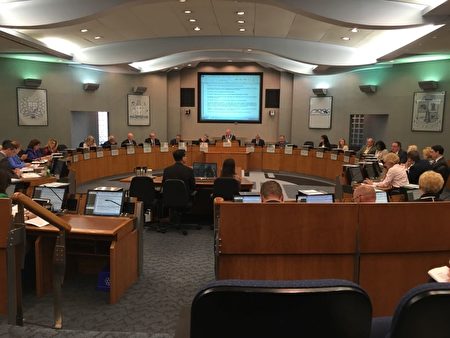 皮爾區市議會一致通過，支持省議員黃素梅的第79號個人議案。（史維會提供文圖）