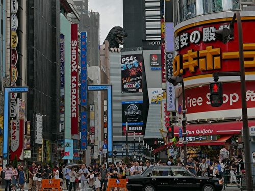 澀谷街頭出現的「哥吉拉」模型。(MassimoAbad/CC/Pixabay)