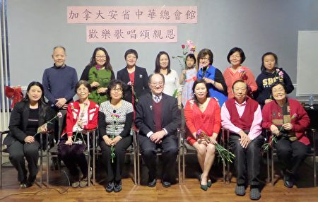 安省中華總會館副主席温一山（前排中）與出席人員合照。（梁清祥提供文圖）