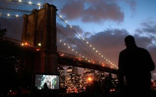 紐約戶外電影活動相繼於7月到8月間登場。 (Chris Hondros／Getty Images)
