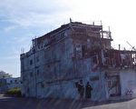 89岁老兵拾荒 拼建台版《霍尔移动城堡》