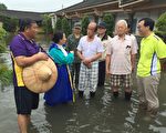 暴雨襲台淹水 張花冠實勘災情關心民眾