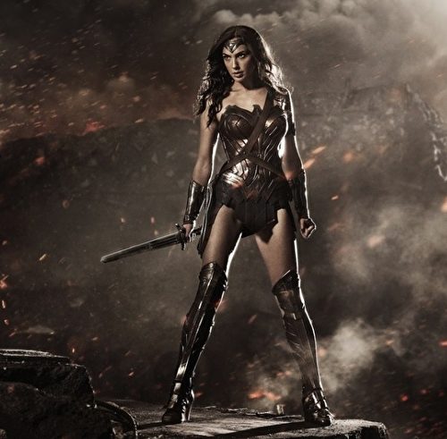 电影《神力女超人》（Wonder Woman）创下女超级英雄票房最高纪录，网路上评价极高。（华纳兄弟提供）