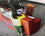 小妹妹送卡片 派出所全体警察都感动