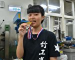 小白歆惠陈明妍     练成中区五金加工冠军