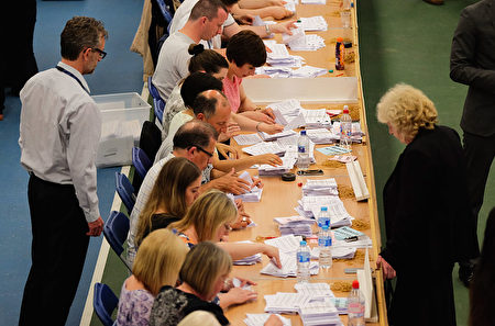 SUNDERLAND, UNITED KINGDOM - JUNE 23: The North East region European Union referendum count takes place on June 23, 2016 in Sunderland, United Kingdom. The United Kingdom has gone to the polls to decide whether or not the country wishes to remain within the European Union. After a hard fought campaign from both REMAIN and LEAVE the vote is too close to call. A result on the referendum is expected on Friday morning. (Photo by Ian Forsyth/Getty Images)