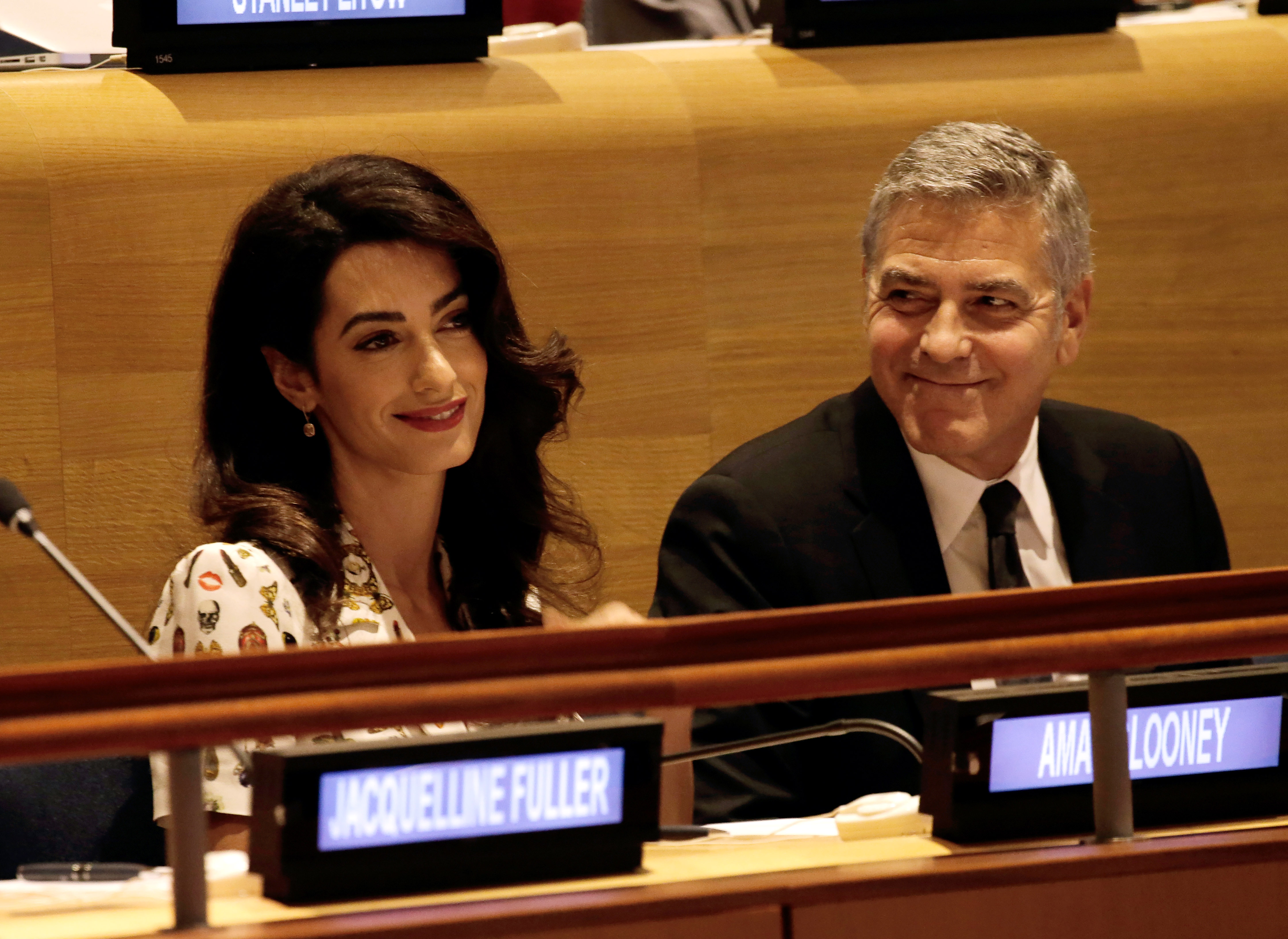 週二(6月6日)早上,好萊塢影星、奧斯卡得主克魯尼(George Clooney)和妻子、人權律師阿曼(Amal Clooney)喜獲一對雙胞胎。(Photo by Peter Foley-Pool/Getty Images)