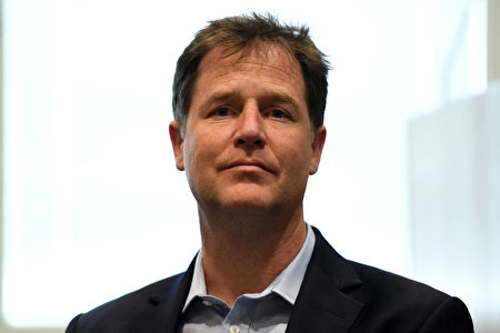 KINGSTON UPON THAMES, ENGLAND - JUNE 01: Former Lib-Dem leader, Nick Clegg visits Kingston Hospital on June 1, 2017 in Kingston upon Thames, England. Britain goes to the polls to vote in a general election on June 8. (Photo by Leon Neal/Getty Images)