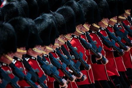 皇家军队阅兵仪式（Trooping the Colour）。（Jack Taylor/Getty Images)