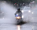 德国北部持续暴雨 首都柏林几乎瘫痪